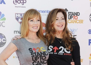 La labor social reunió a estrellas que no se veían juntas desde hace tiempo, como Marg Helgenberger y Dana Delany quienes estuvieron muchos años atrás en la serie de TV "China Beach"